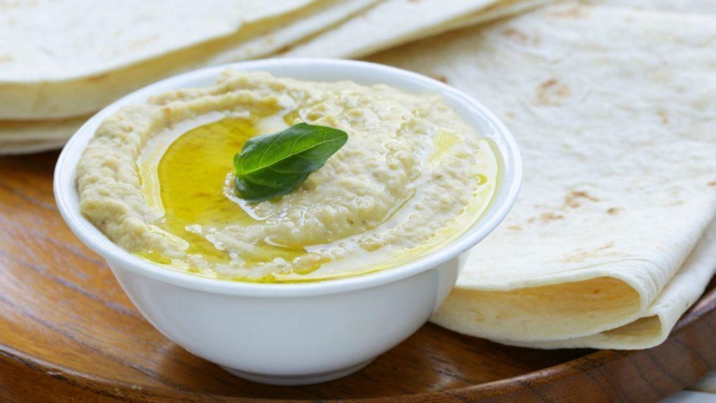 White Bean Dip with Seasoned Pita Chips